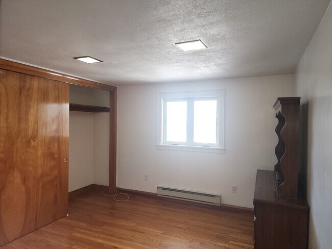 Building Photo - 64 Francis St