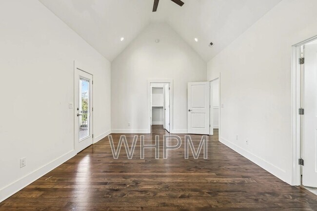 Building Photo - 2644 Miami Ave