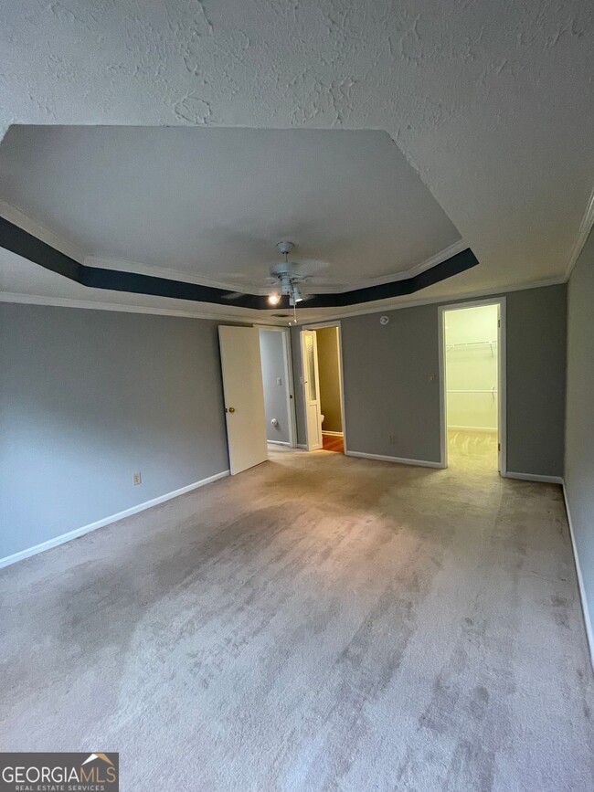 Building Photo - 6431 Oakleaf Way