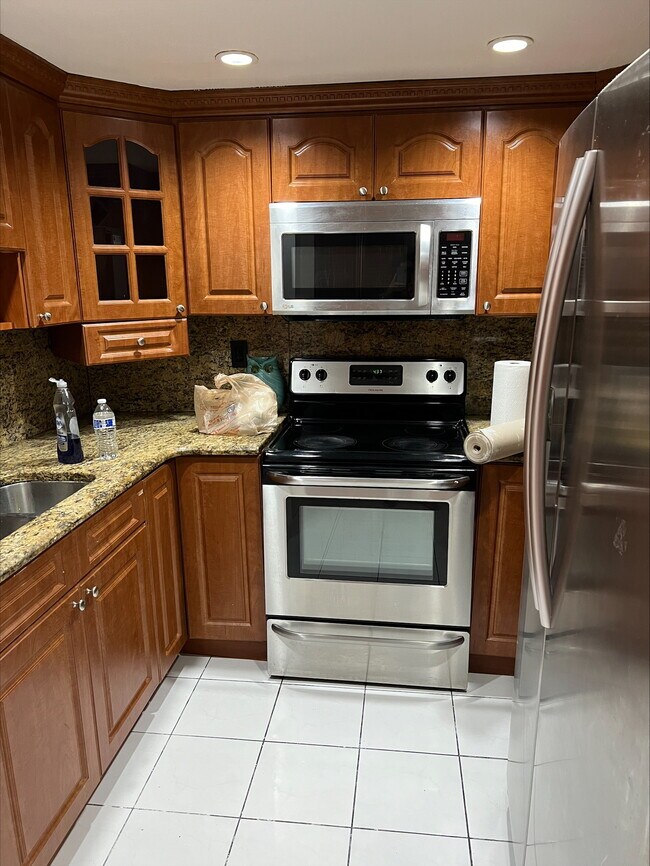 Building Photo - 12253 SW 16th Terrace