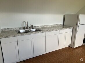 Building Photo - 2710 Ruberg Ave