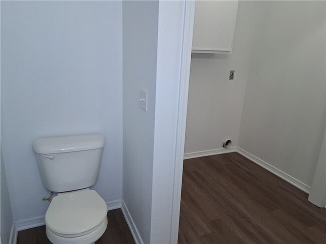 Building Photo - 1403 Camellia Dr