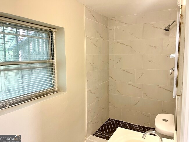 Building Photo - 5435 Winstead Ct SW