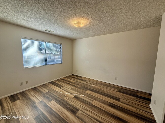 Building Photo - 350 Rim Rock Cir