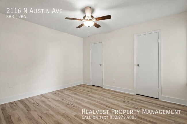Building Photo - 2116 N Austin Ave