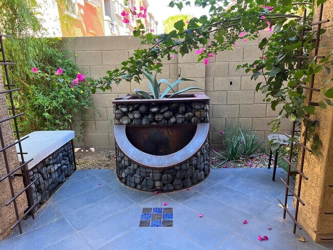 Backyard - 2402 E 5th St