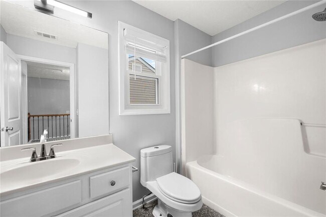 Building Photo - 702 Ashley Glen Ln