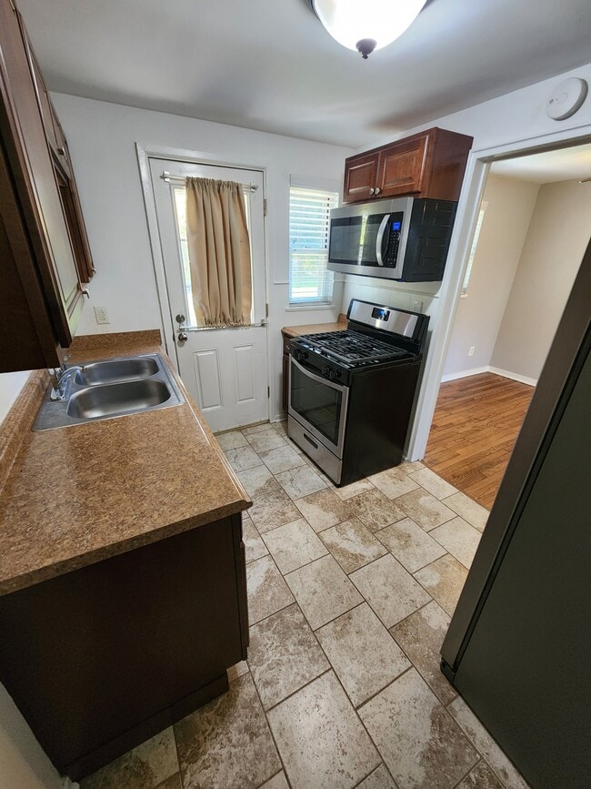 Building Photo - 78 Wenzell Pl