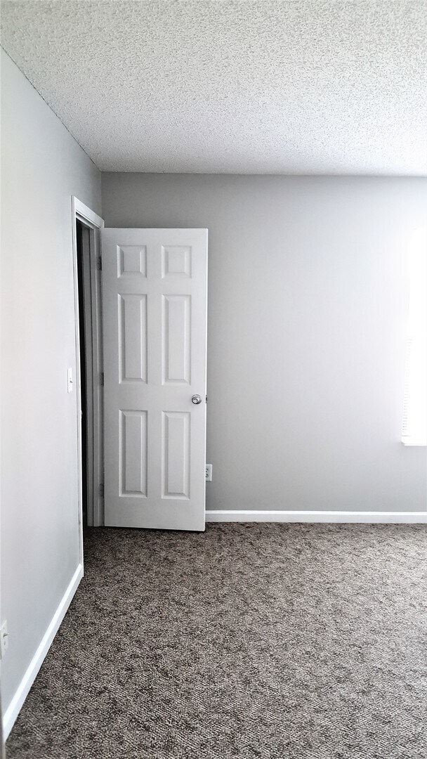 Building Photo - 8 - Hamilton Place