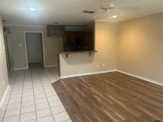 Building Photo - 8315 Garrett Dr