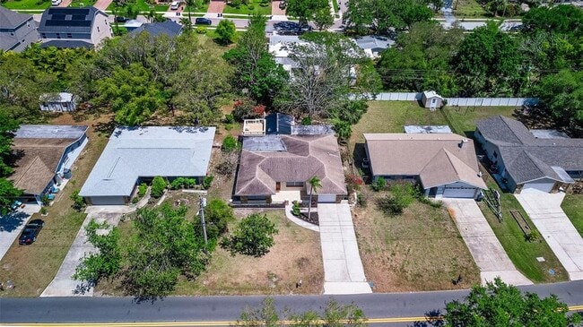 Building Photo - 834 Riverside Dr