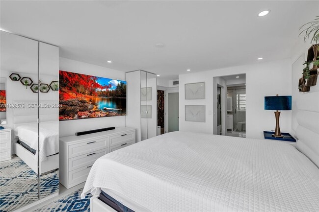 Building Photo - 2801 NE 183rd St