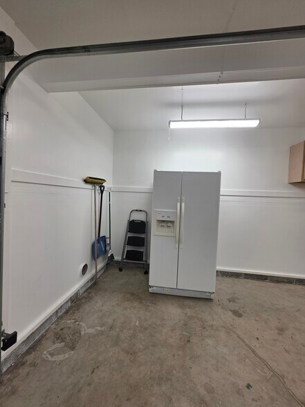 Building Photo - 3030 Lore Rd