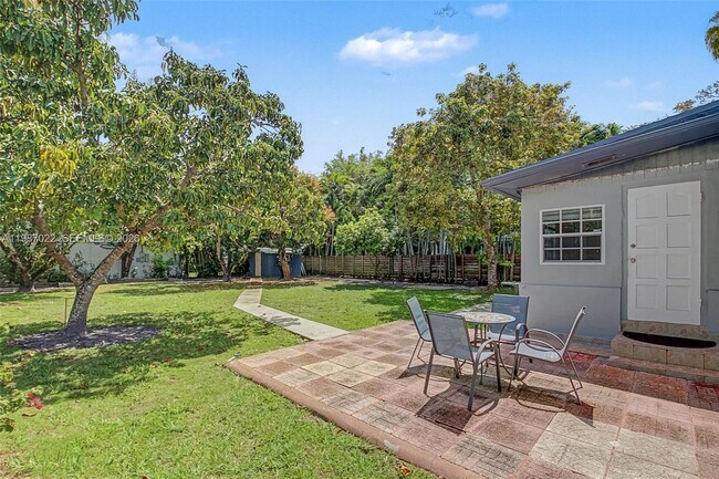 Building Photo - 7601 SW 59th Ct