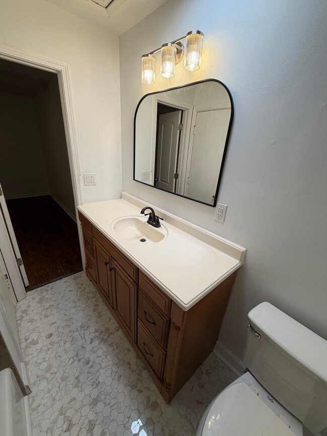 Building Photo - 8836 Deerwood Dr