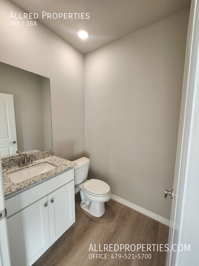 Building Photo - 1608 Casuarina Dr