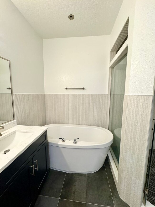 Building Photo - Stunning and Unique Luxury Town Home for Rent in the heart of sought after SODO!