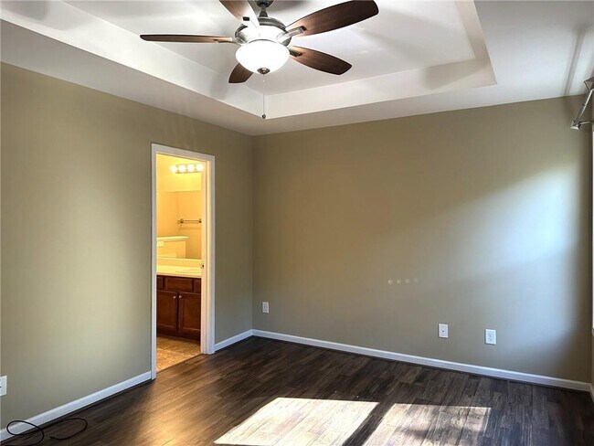 Building Photo - 538 Oakside Pl