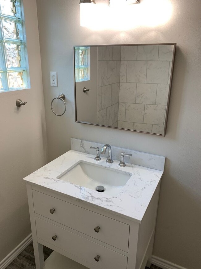 Building Photo - 4118 S Ong St