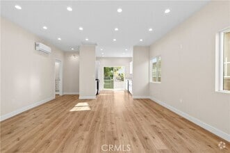 Building Photo - 702 E Glenoaks Blvd