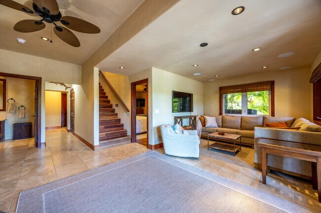 Building Photo - 250 Amakihi Way