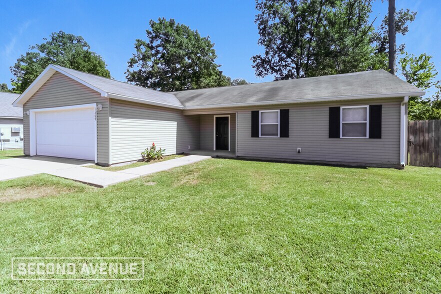 Building Photo - 209 Spring Branch Dr
