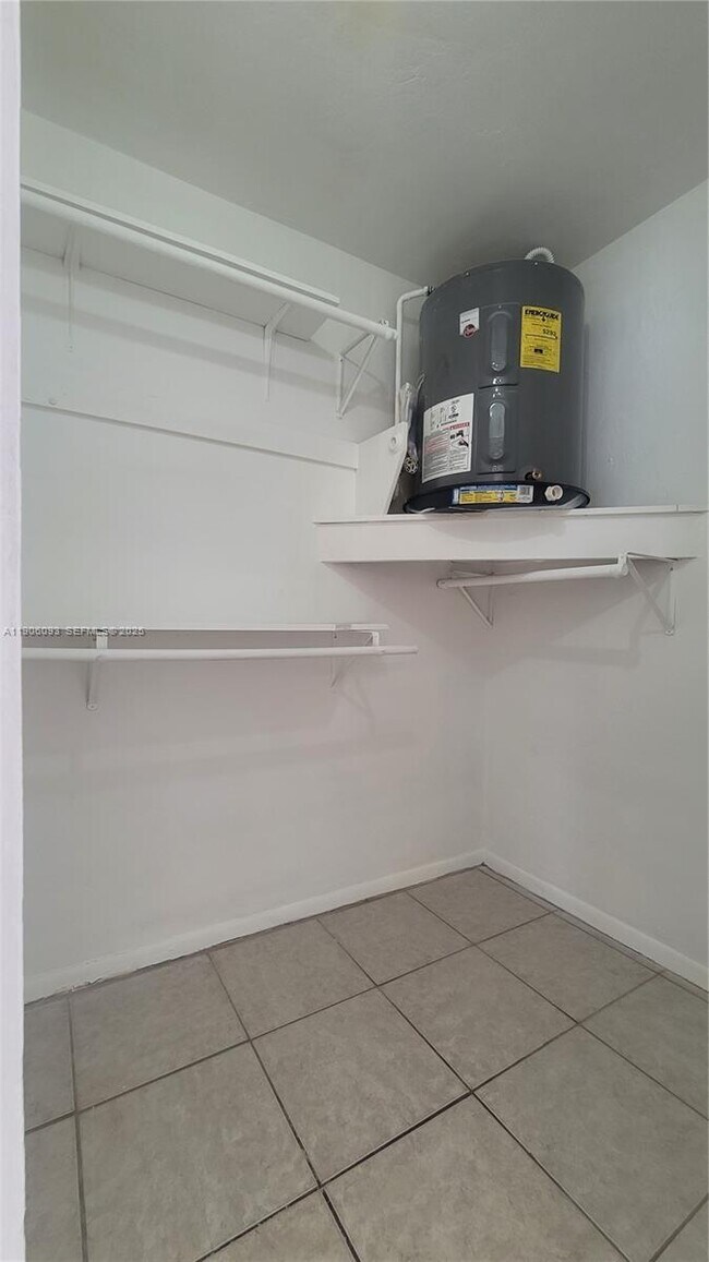 Building Photo - 2601 SW 22nd Ave