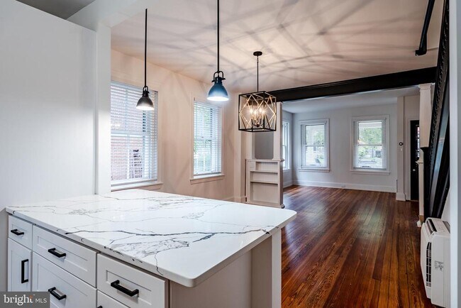 Building Photo - 310 W Biddle St