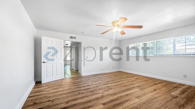 Building Photo - 4109 N Cornelia Ave