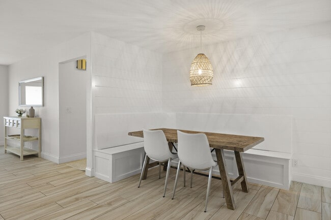 Building Photo - 52 PineHill Trail E