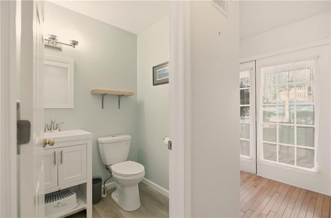 Building Photo - 141 Laurel Ridge Ln