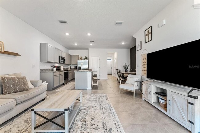 Building Photo - 33105 Major Oak Dr
