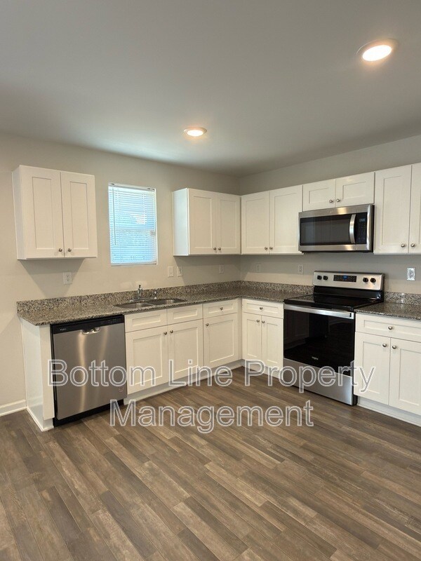 Building Photo - 1035 Pepper Ln