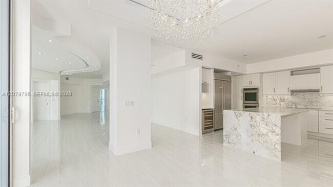 Building Photo - 333 Las Olas Way