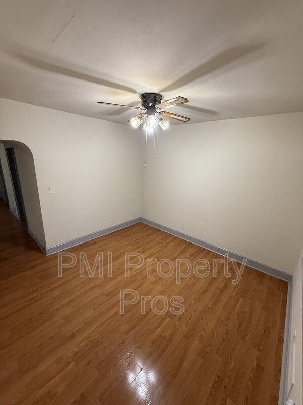 Building Photo - 3057 N Holton St