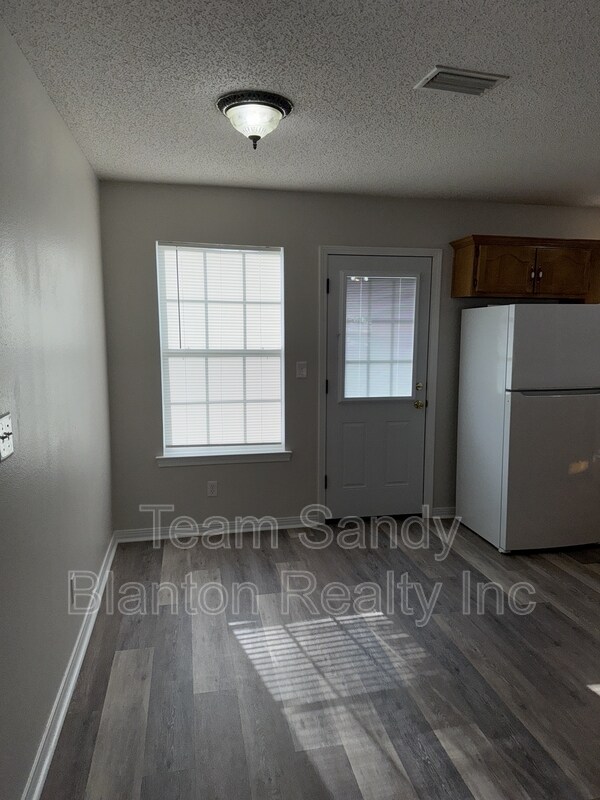 Building Photo - 7728 Bogey Ln