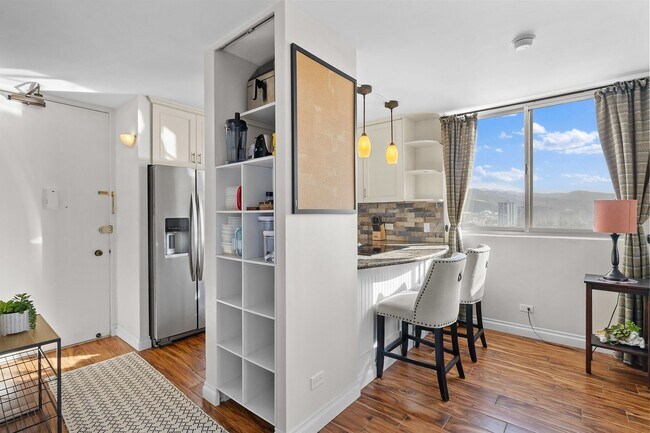 Building Photo - Elevated Island Living: High-Floor Corner Gem with Harbor & Sunset Vistas