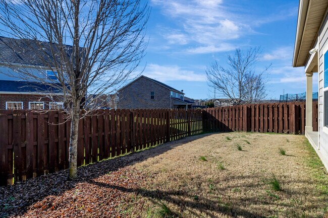 Building Photo - 1018 Hemlock Dr