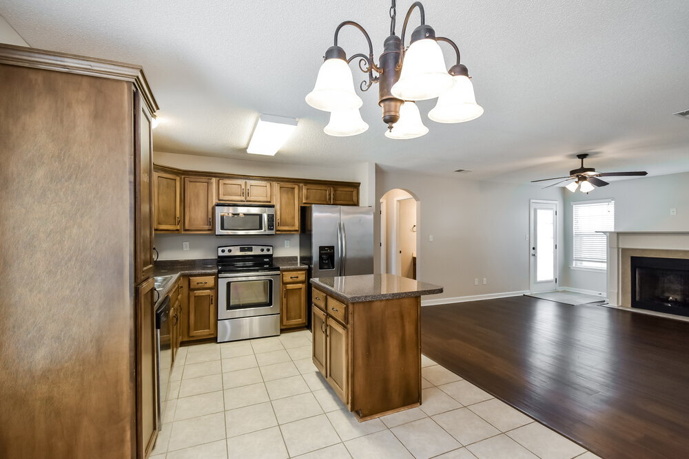 Building Photo - 9849 White Poplar Dr