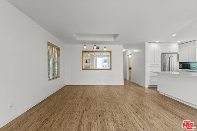 Building Photo - 123 Galleon St
