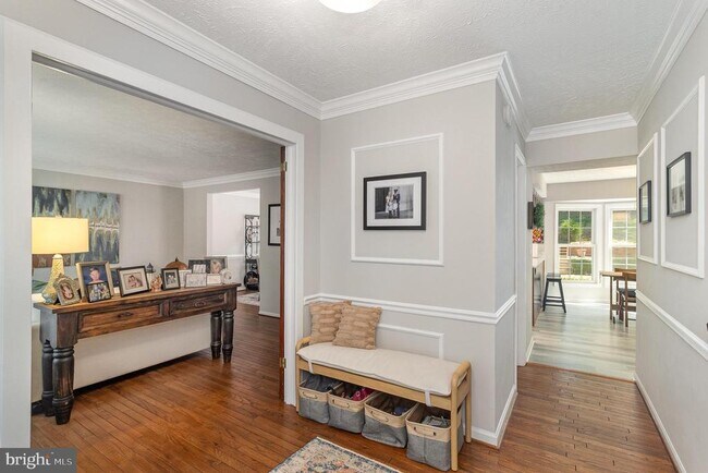 Building Photo - 14807 Statler Dr