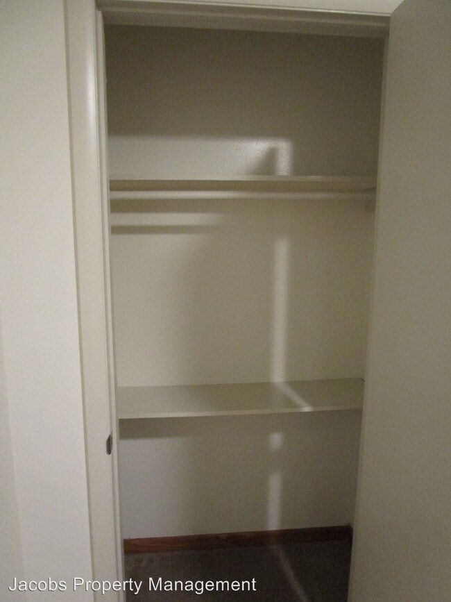 Building Photo - 6180 Circle Dr