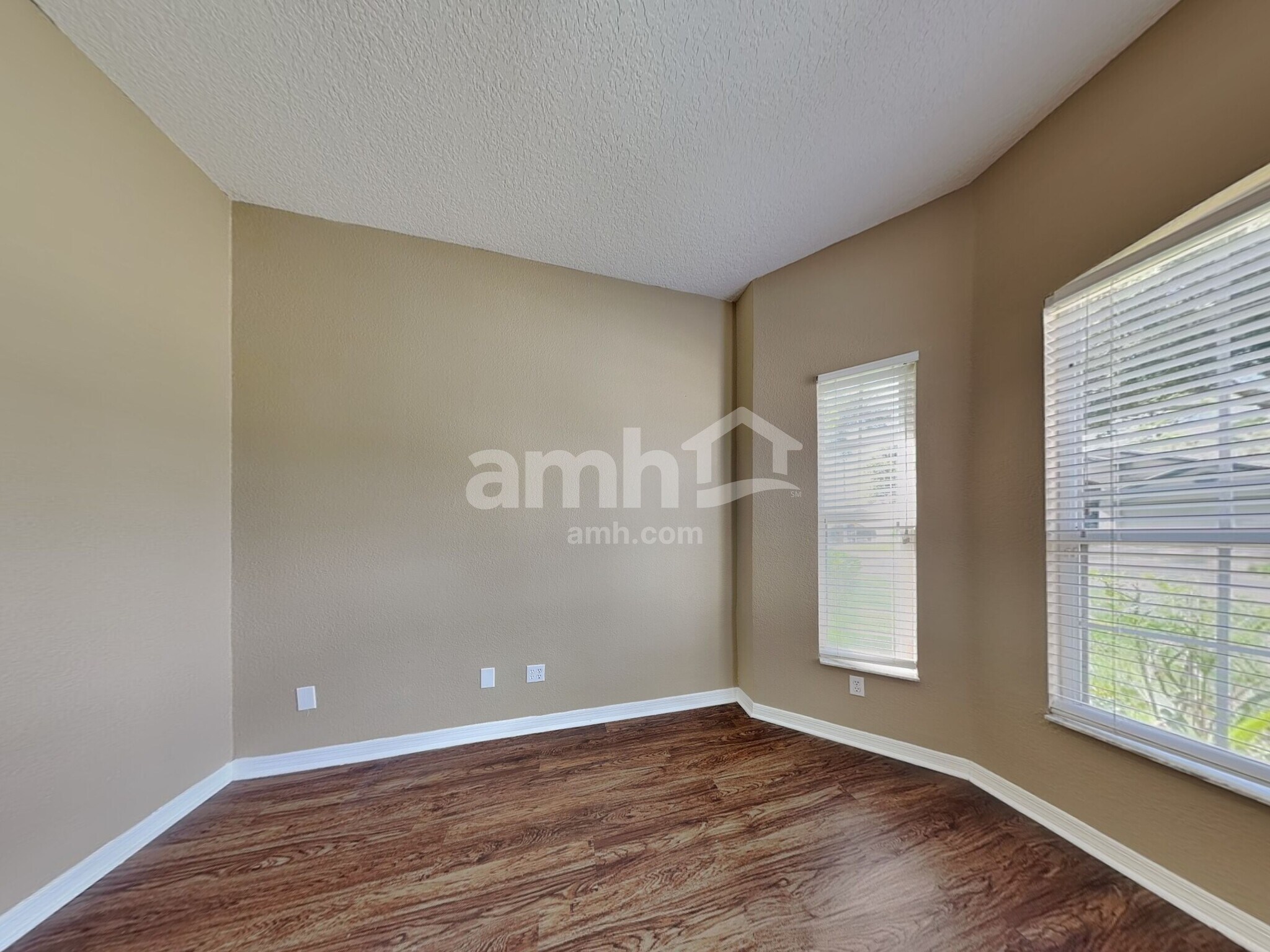 Building Photo - 1591 Crawford Dr