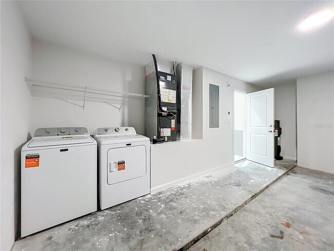 Building Photo - 11148 Pinewood Cove Ln
