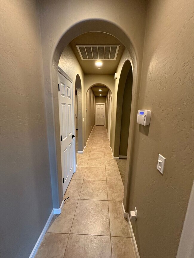 Building Photo - SE Visalia home coming soon!