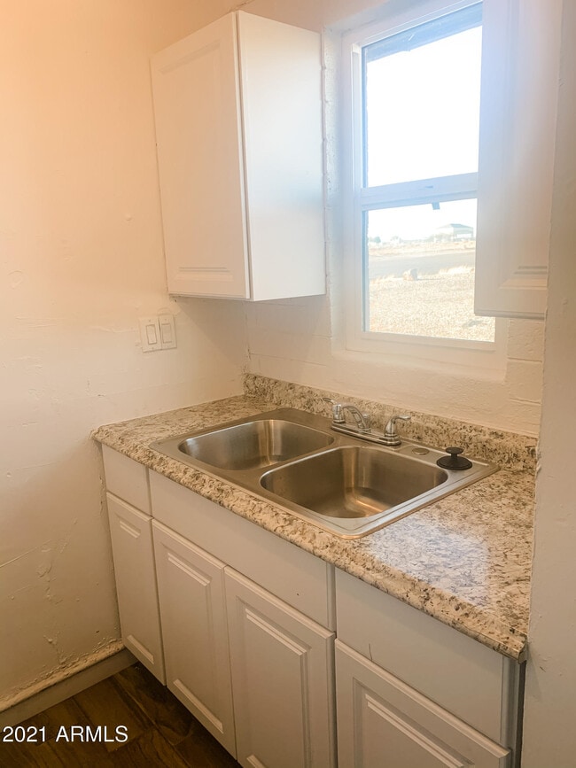 Building Photo - 6249 N Litchfield Rd