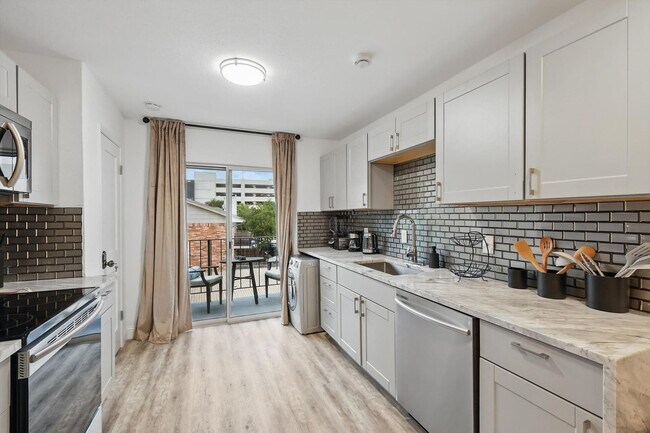 Building Photo - 8083 Meadow Rd