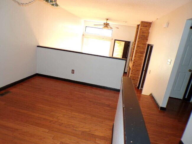 Building Photo - Wind Stream Condos - 3 Bedroom - 2 bathroo...