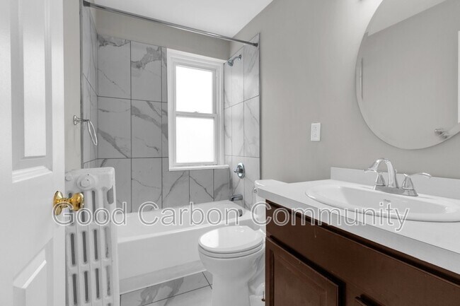 Building Photo - 1015 Amherst St