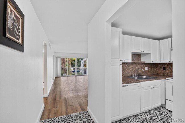 Building Photo - 1505 Crescent Cir